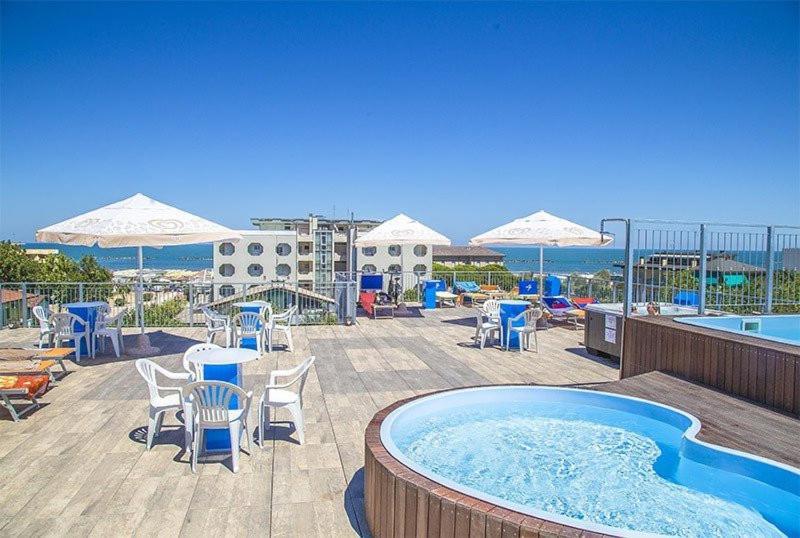 Hotel Leonardo Cesenatico Ngoại thất bức ảnh