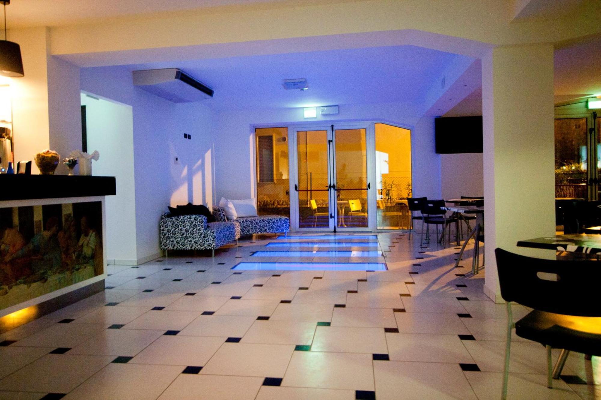Hotel Leonardo Cesenatico Ngoại thất bức ảnh