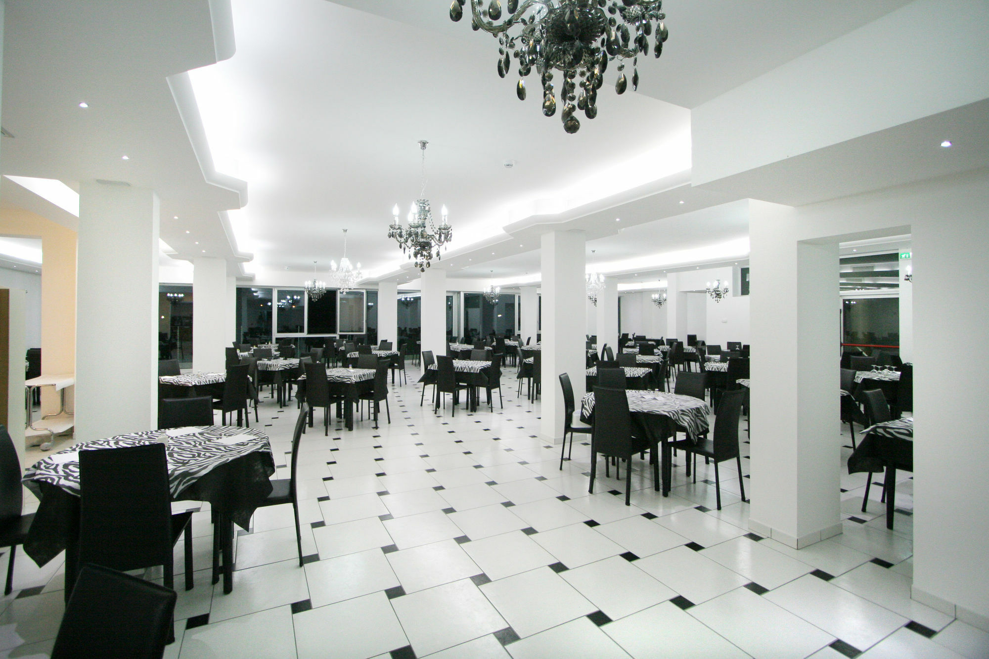 Hotel Leonardo Cesenatico Ngoại thất bức ảnh